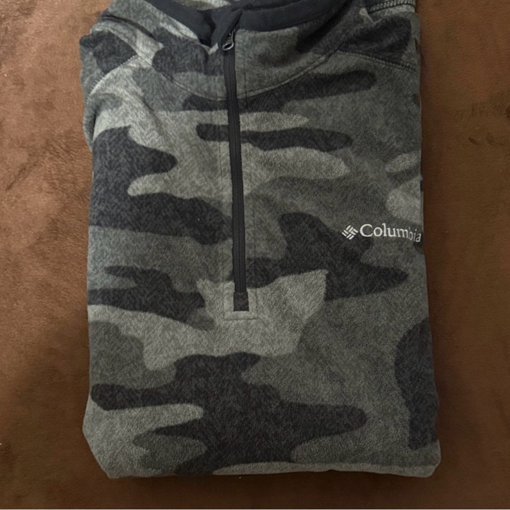 Columbia Men's Zip-Up Camouflage Sweater - Black and Gray